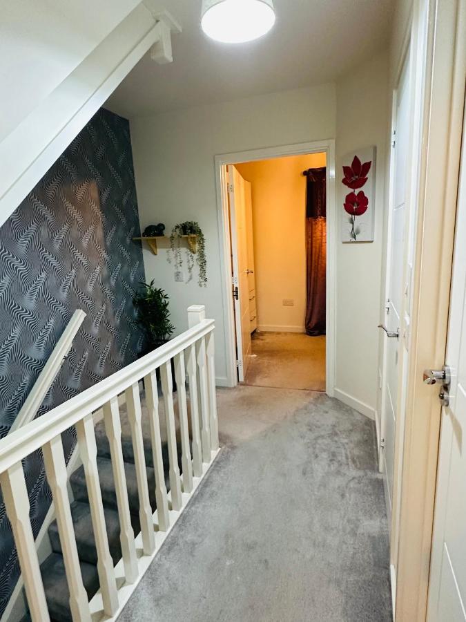 Modern 3 Bed Villa With Free Parking And Garden Close To City Center And Edinburgh Airport 외부 사진