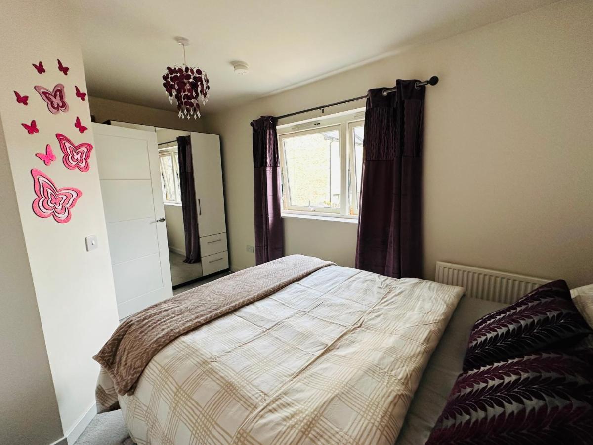 Modern 3 Bed Villa With Free Parking And Garden Close To City Center And Edinburgh Airport 외부 사진